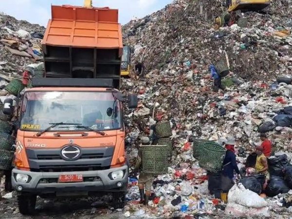 Revolusi Pengelolaan Sampah Dari Ambisi Presiden Prabowo Subianto Hingga Solusi Teknologi di Jawa Timur